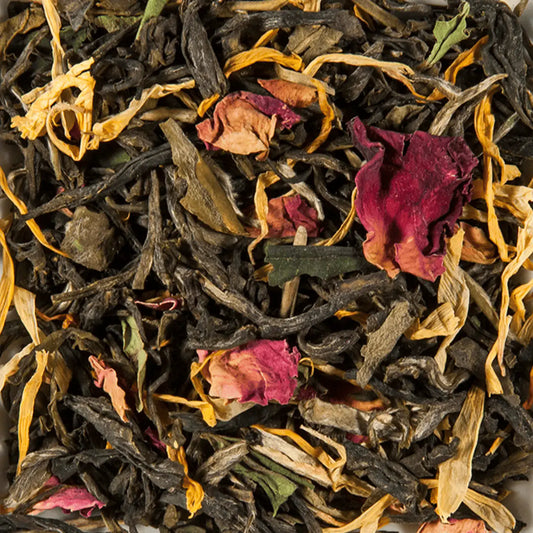 Ingrédients thé Juliette : thé blanc, pétales rose, souci, arômes