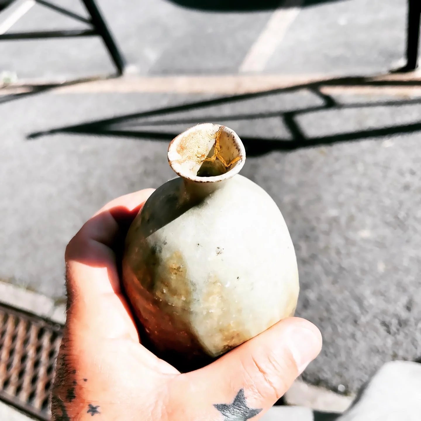 Ancien Pot à Saké Kintsugi Or 24K