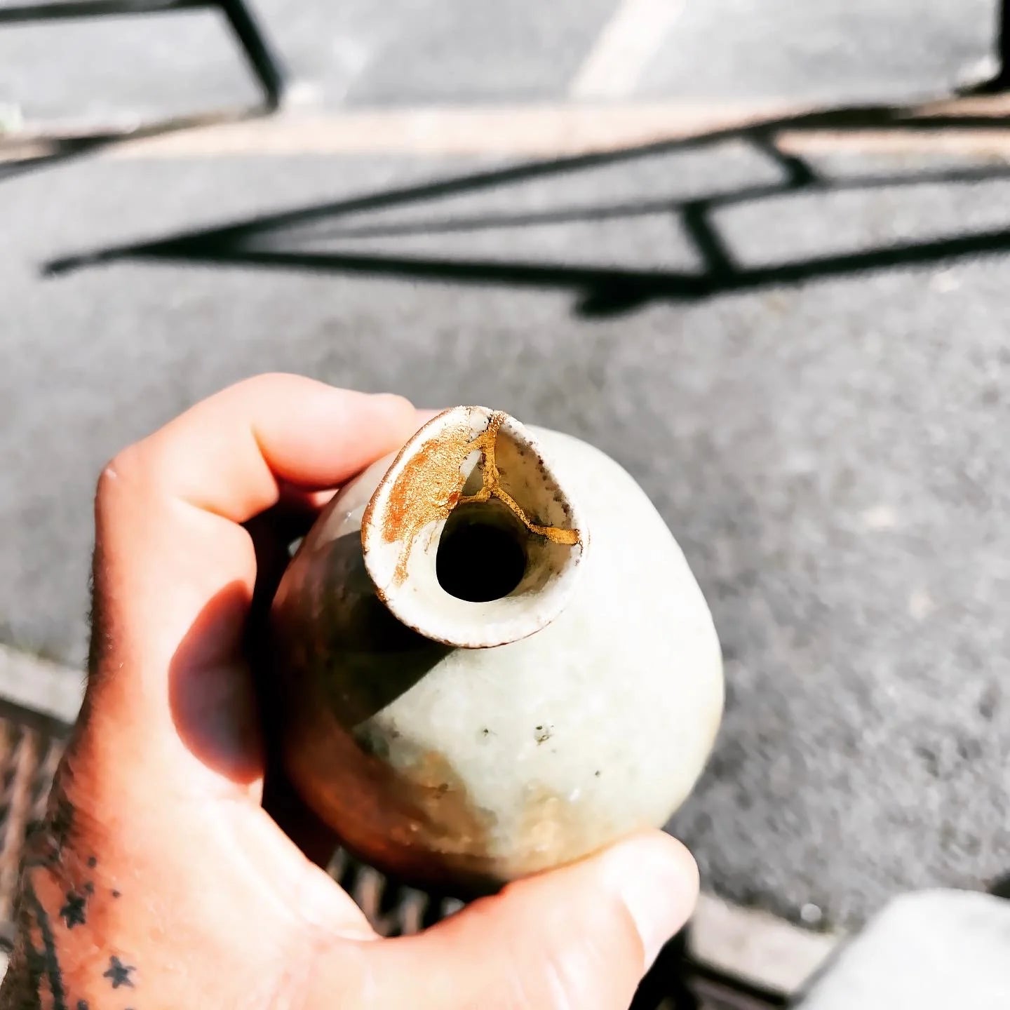 Ancien Pot à Saké Kintsugi Or 24K